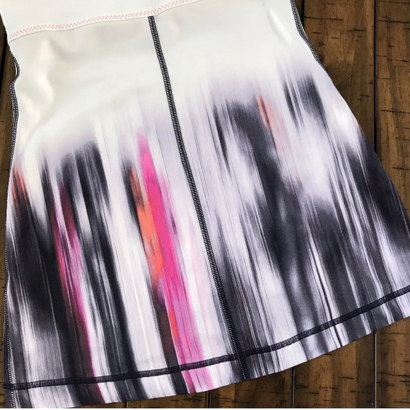 Lululemon Scoop Me Up White Deep Indigo Mirage Tank Sz 6 NWOT - Picture 8 of 12